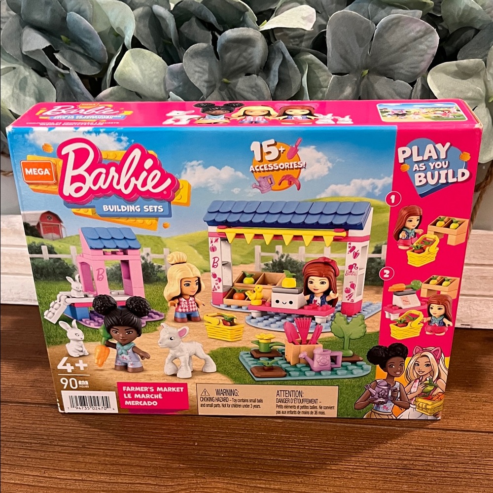 NWT Barbie Mega Building Set - Colorful Market Adventure
